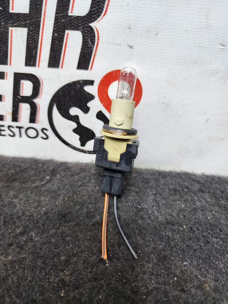 Conector Elec Bombillo Con Base Portaplaca Ford Ecosport 4x4 - Image 2
