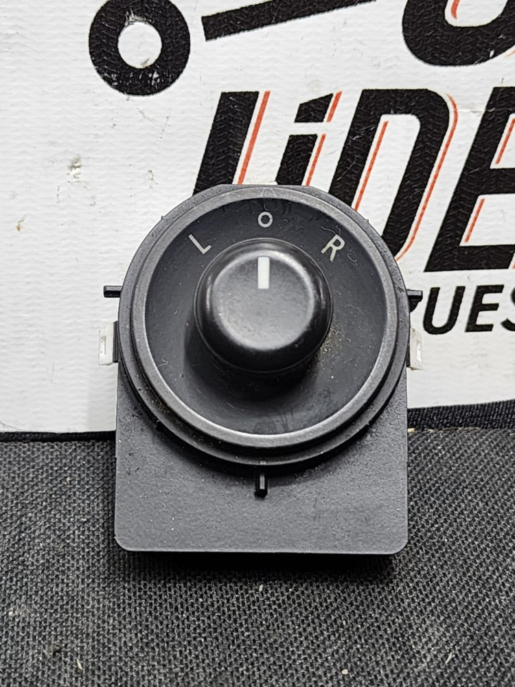 Switche Control Espejo Retrovisor Eléctrico Chevrolet Sonic