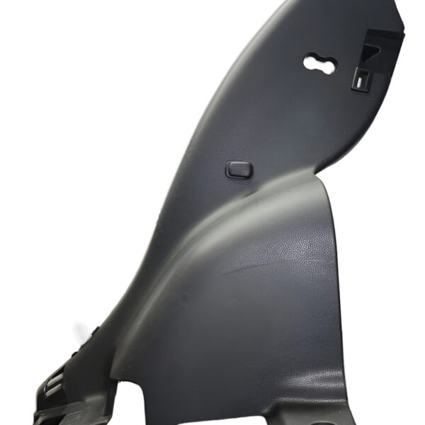 Cobertor Lateral Derecho Trasero Nissan March 2019
