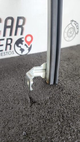 Riel Empaque Vidrio Trasero Puerta derecho Nissan March 2019