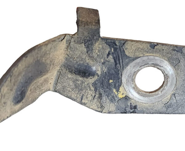 Soporte Sensor Abs Delantero Izq Mazda 3 2005 2.0 At