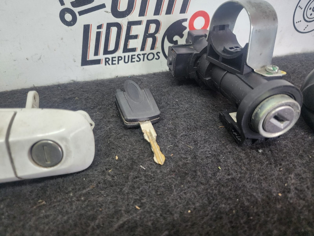 Combo Llave Motor Tapa Gasolina Y Manija ford Ecosport - Image 2