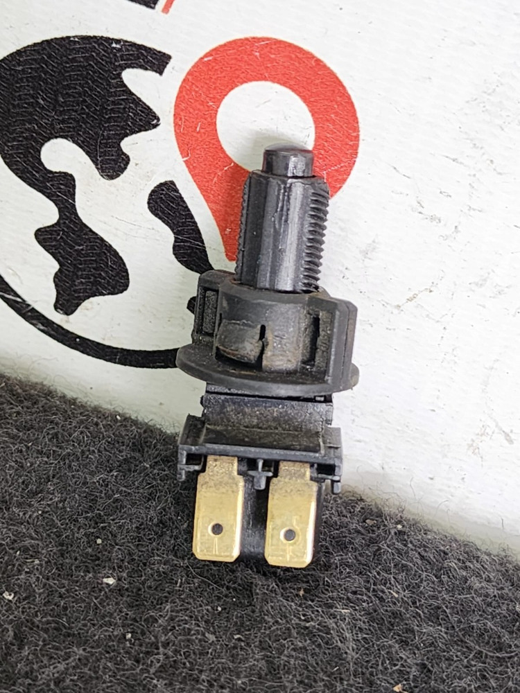 Switche Interruptor Stop Luz De freno Ford Ecosport 2012 - Image 2