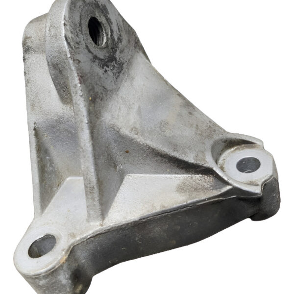 Base Inferior De Soporte De Motor Renault Megane 2 2005