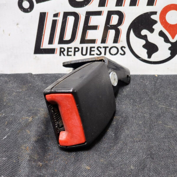 Recibidor Seguro Cinturon Trasero Chevrolet Sonic 2014