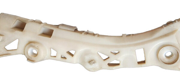Guia Bumper Trasero Izquierdo Mazda 3 2005 2.0 At