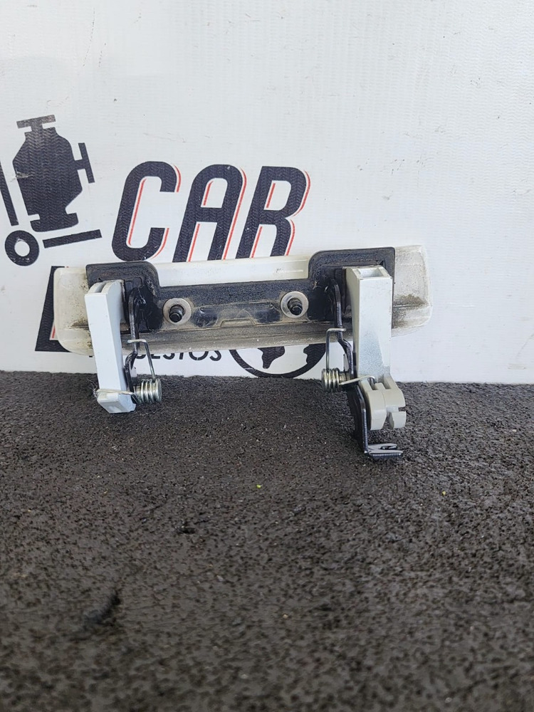 Manija Compuerta Maleta Nissan March 2019 - Image 3