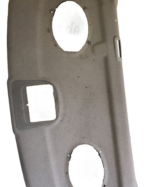 Tapa Cobertor Trasero Central Parlantes  Mazda 626  2000 2.0