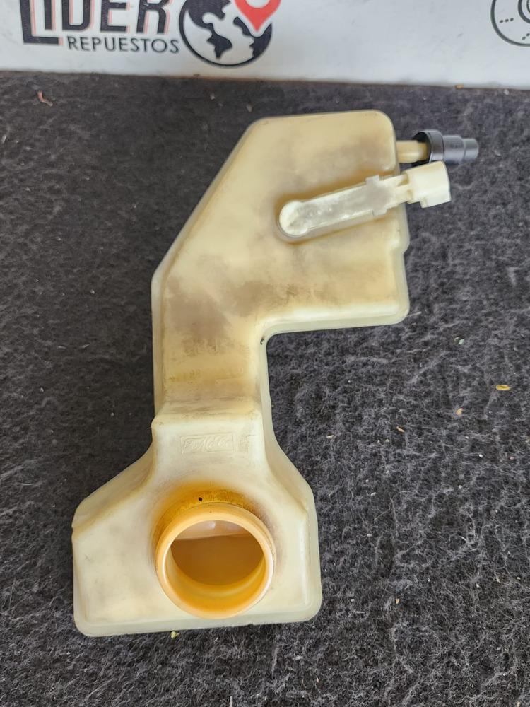 Tarro Deposito Liquido De Freno Mazda 3 2005 2.0 At - Image 2