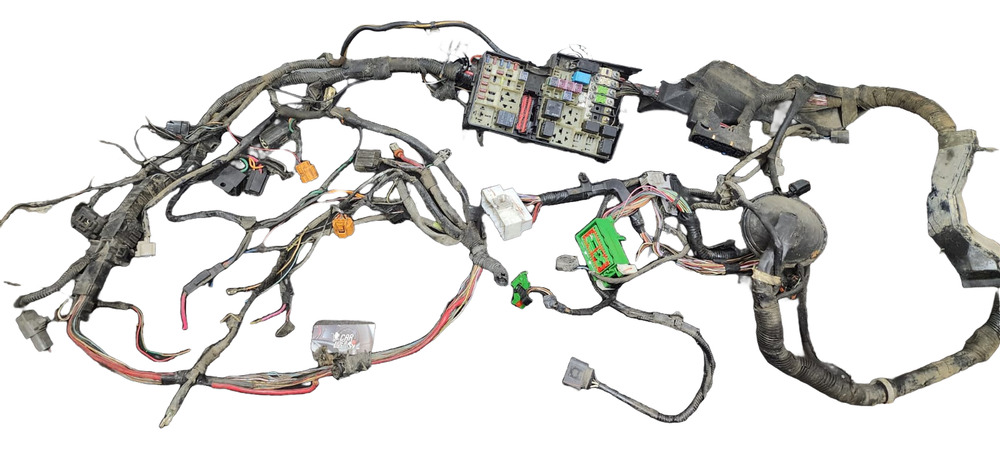 Ramal Farolas Radiador Con Caja De Fusibles. Mazda 3 2005