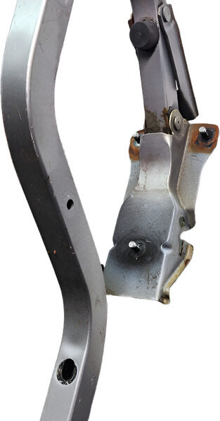 Bisa. Soporte Tapa Maleta Compuerta Trasera Mazda 626 00 2.0