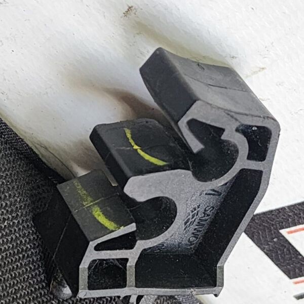 Soporte Varillas Maletero Cajuela Chevrolet Sonic 2014