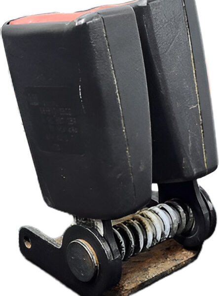 Recibidor Seguro Cinturon Trasero Central Chevrolet Sonic 14