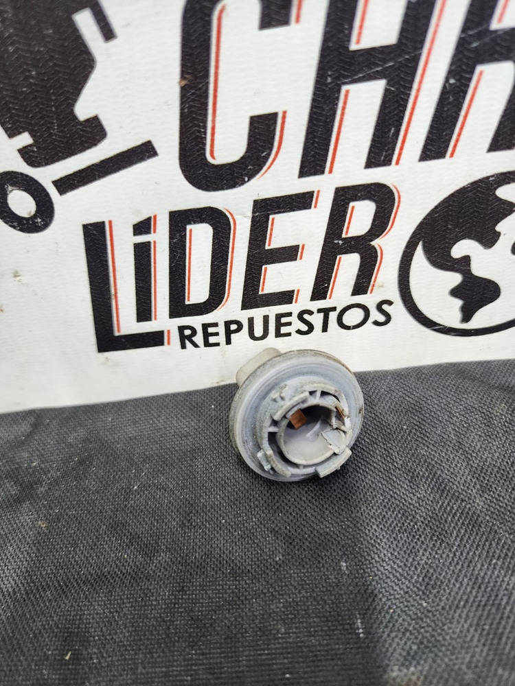 Soporte Bombillo Farola Chevrolet Sonic 2014 - Image 2
