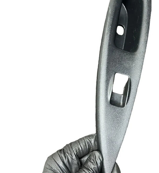 Cobertor Manija Interior Trasera Izquierda Mazda 6 2006 2.0a Negro Trasera