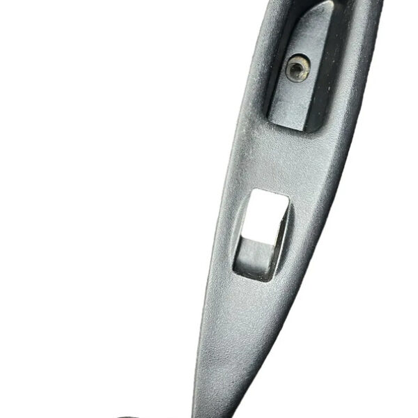 Cobertor Manija Interior Trasera Derecha Mazda 6 2006 2.0at Negro Trasera