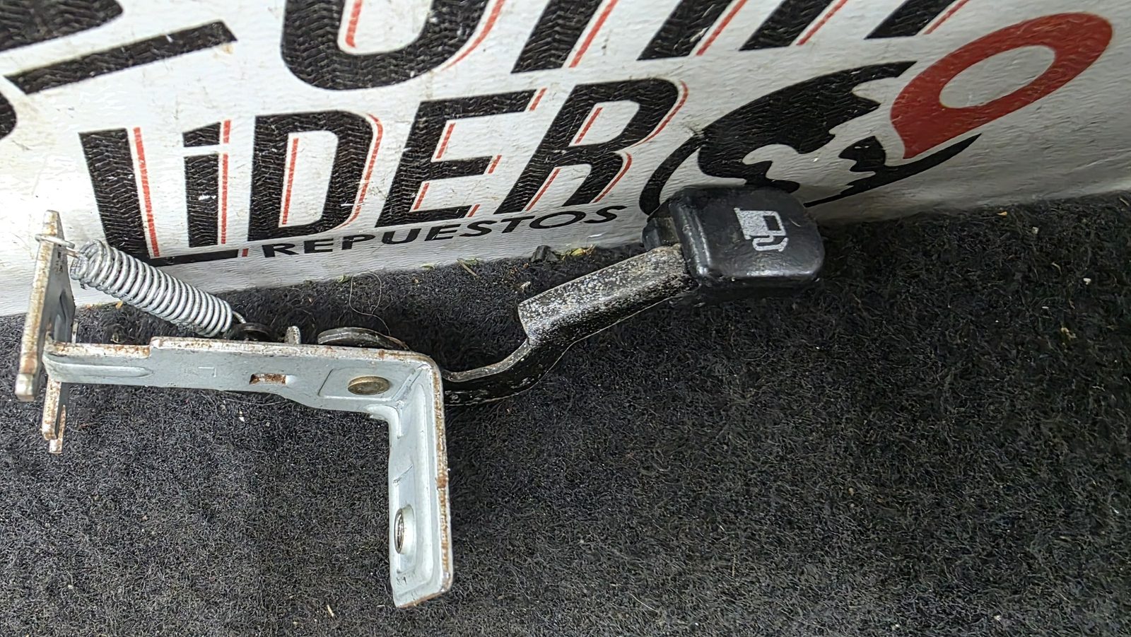 Manija Apertura Tapa De Gasolina Chevrolet Optra 1.4 2005 MT