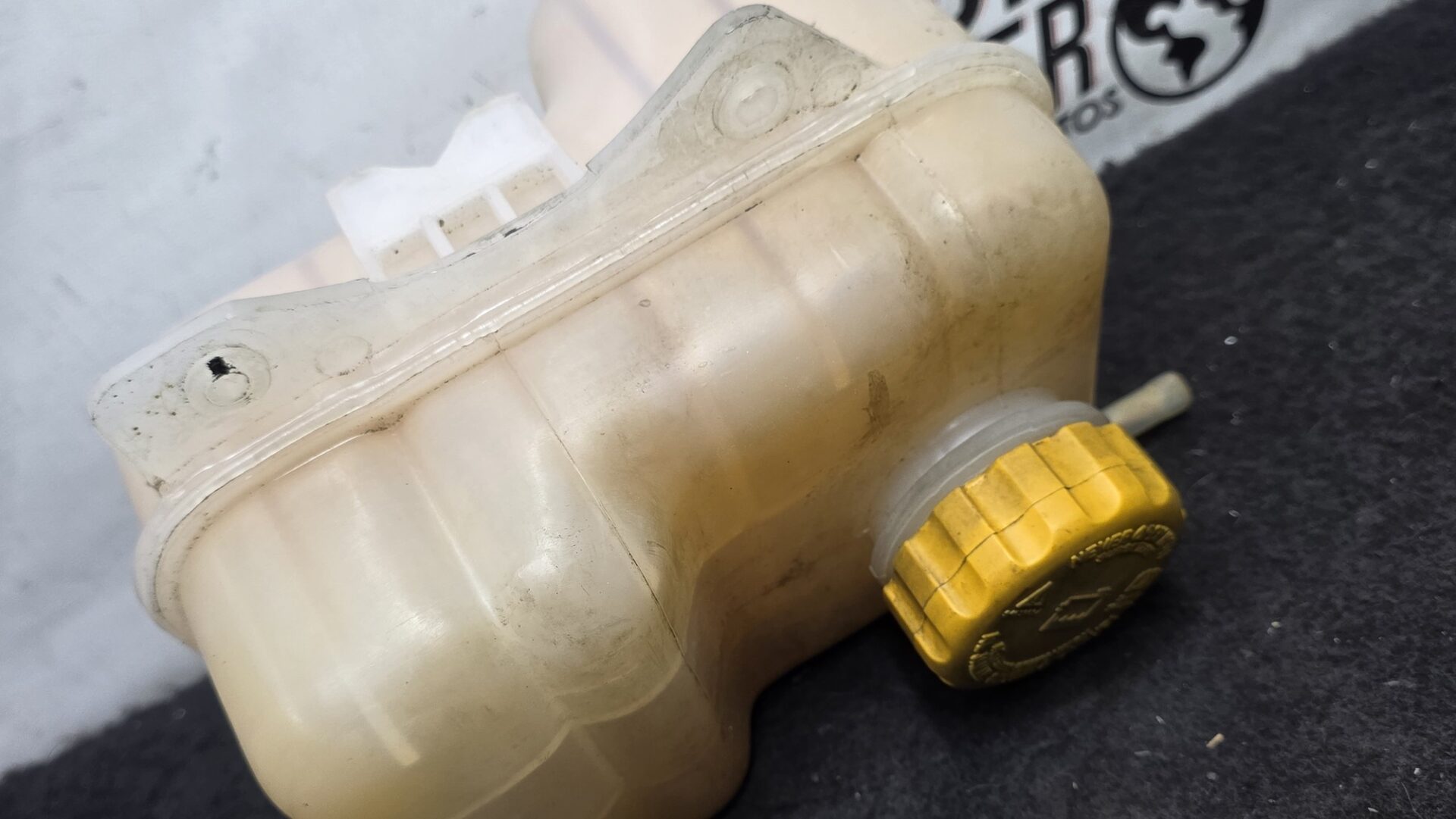 Tarro Aux Radiador Refrigerante con Tapa Chevrolet Optra 1.4 2005 MT