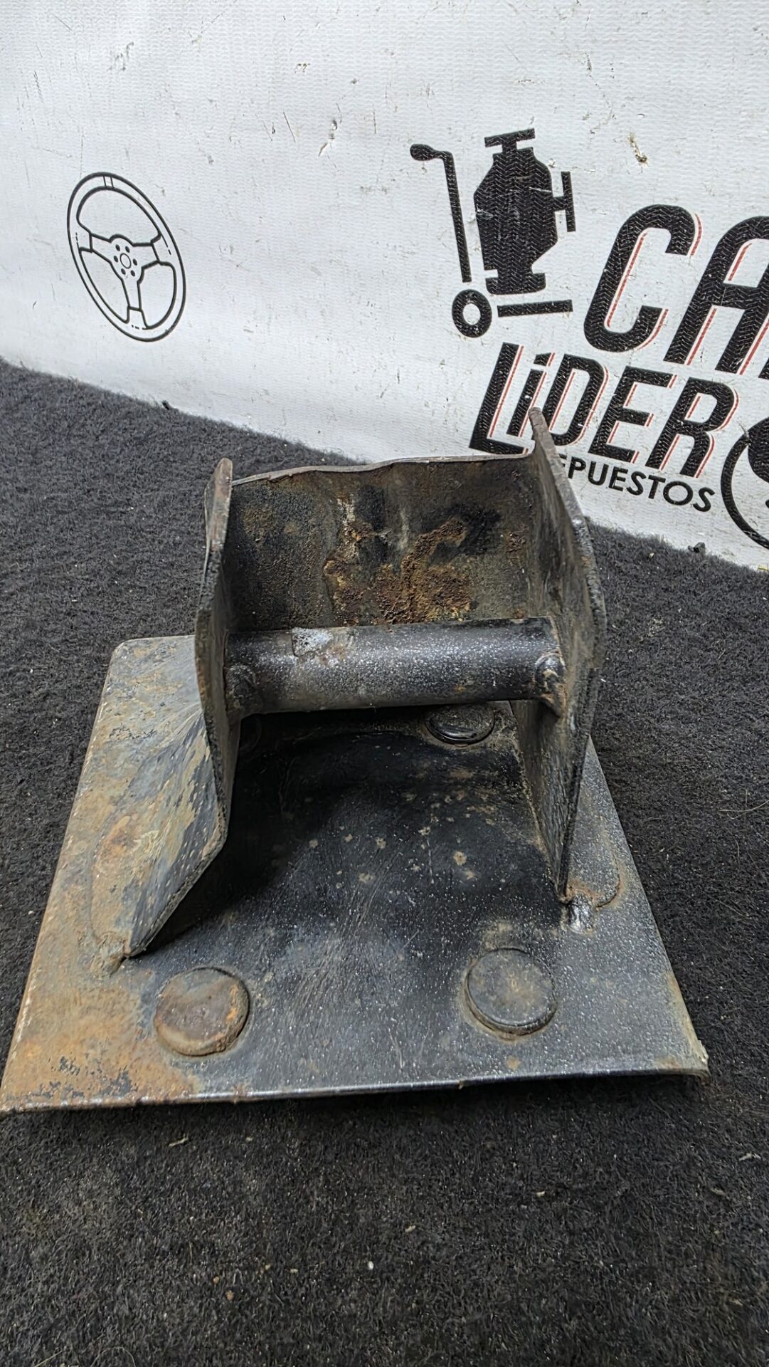 Soporte Alma bumper trasero Izq Chevrolet Optra 1.4 2005 MT