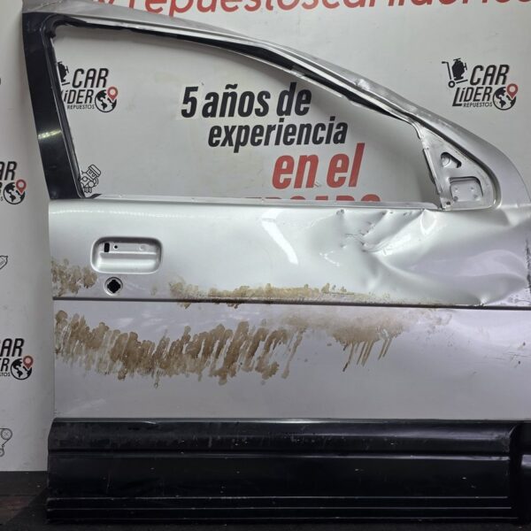 Puerta Delantera Derecha *REPARAR* Daihatsu Terios 1.3 1998 MT
