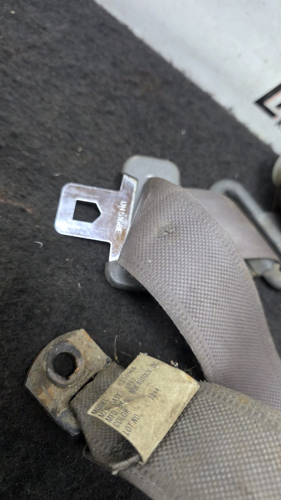 Cinturon Trasero Derecho Nissan Sentra B13 1.6 1994 MT