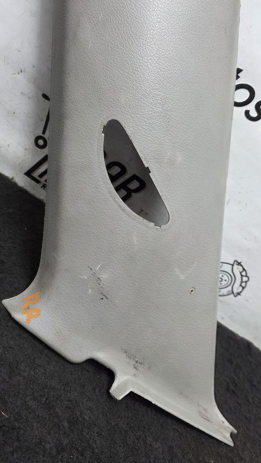 Cobertor Cinturon Trasero Derecho Paral Nissan Sentra B13 1.6 1994 MT