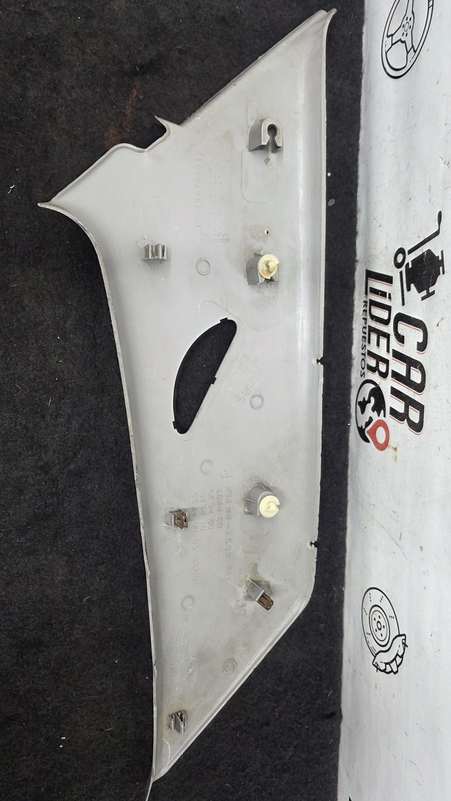 Cobertor Cinturon Trasero Derecho Paral Nissan Sentra B13 1.6 1994 MT