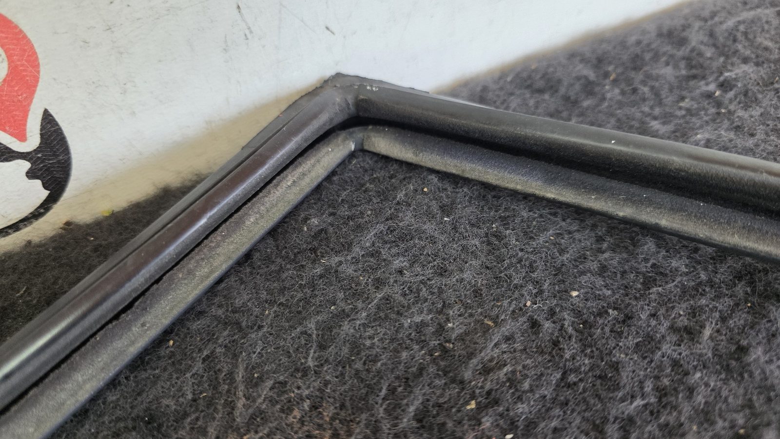 Empaque Vidrio Puerta Trasera Mazda 323 1.3 1989 MT