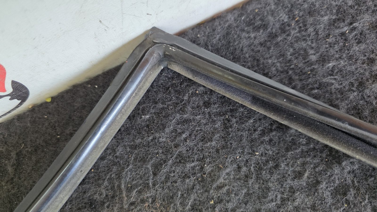 Empaque Vidrio Puerta Trasera Mazda 323 1.3 1989 MT