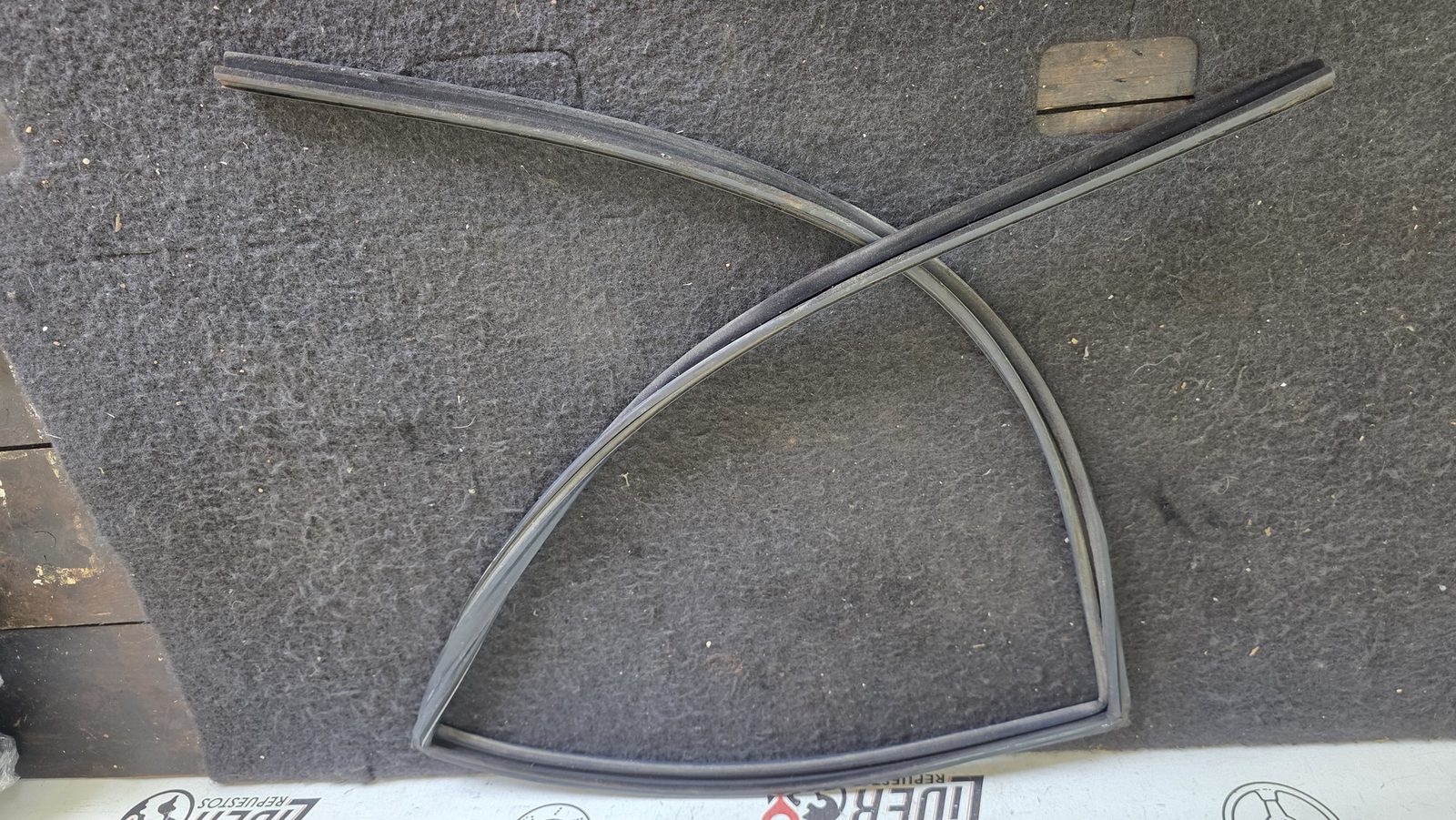 Empaque Vidrio Puerta Trasera Mazda 323 1.3 1989 MT