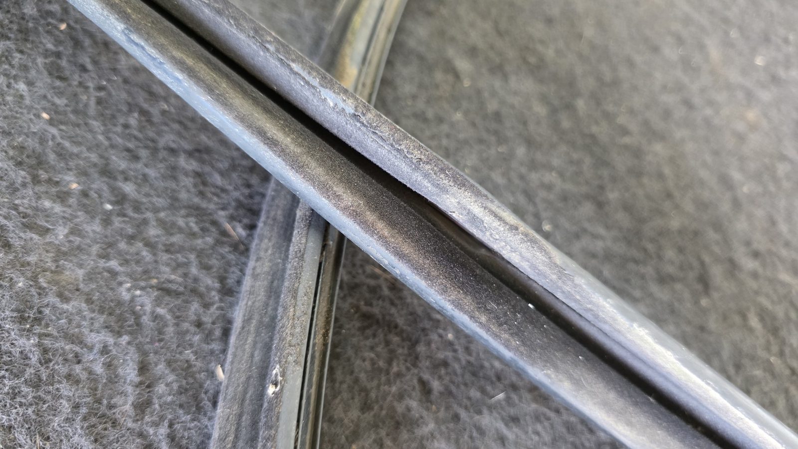 Empaque Vidrio Puerta Trasera Mazda 323 1.3 1989 MT