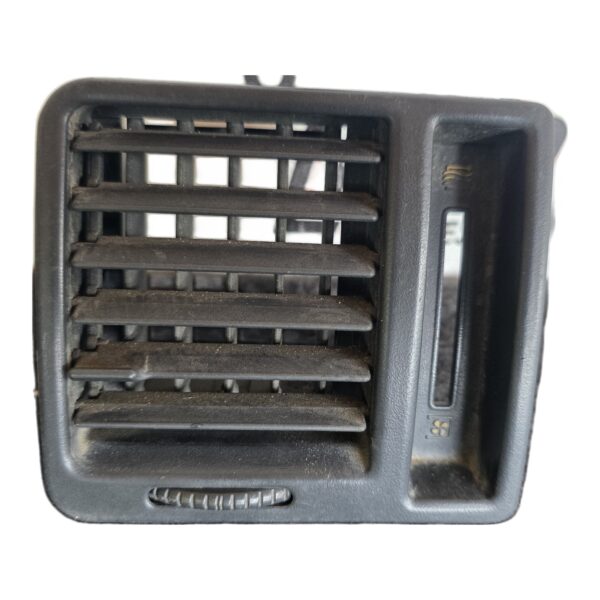 Rejilla De Aire Millare Derecha Mazda 323 1.3 1989 MT