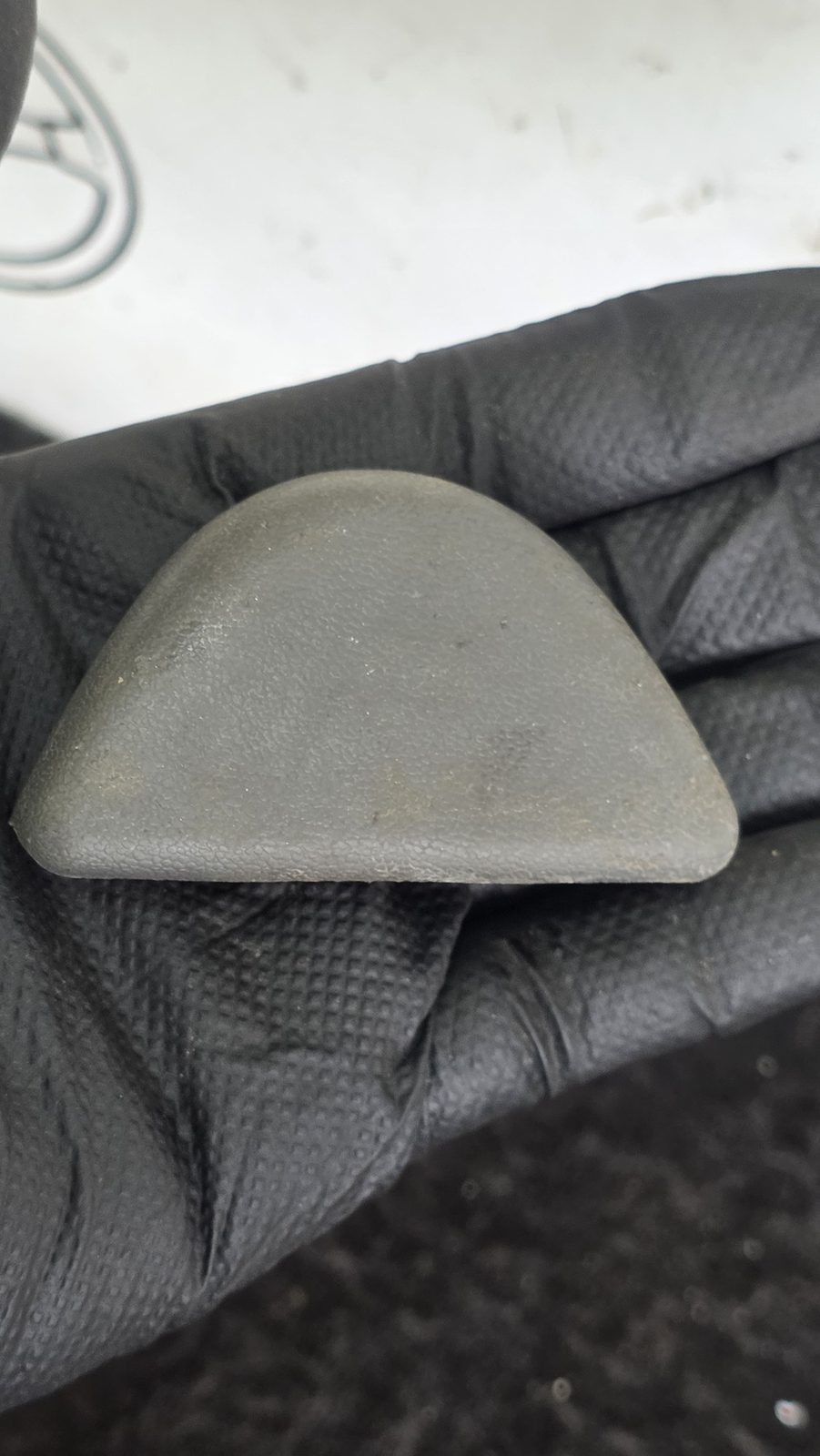 Tapa Cobertor Tornillo Cinturon Delantero Nissan Sentra B13 1.6 1994 MT