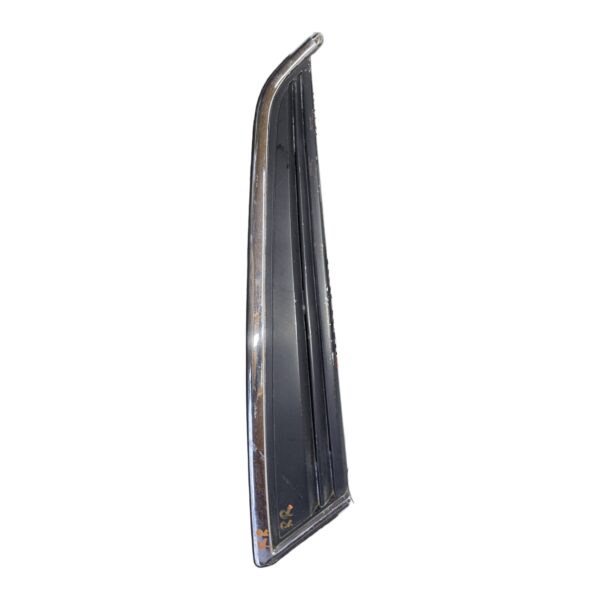 Bisel Exterior Trasero Derecho Mazda 323 1.3 1989 MT