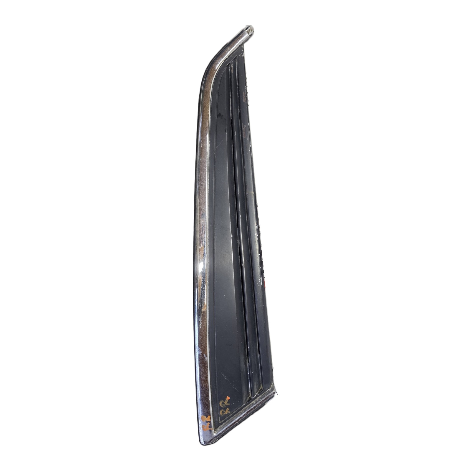 Bisel Exterior Trasero Derecho Mazda 323 1.3 1989 MT