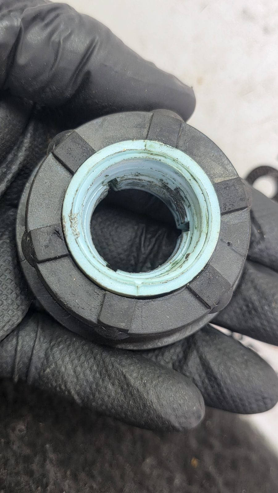 Buje guarda polvo barra selectora Cambios Chevrolet Aveo GT 1.6 2011 MT