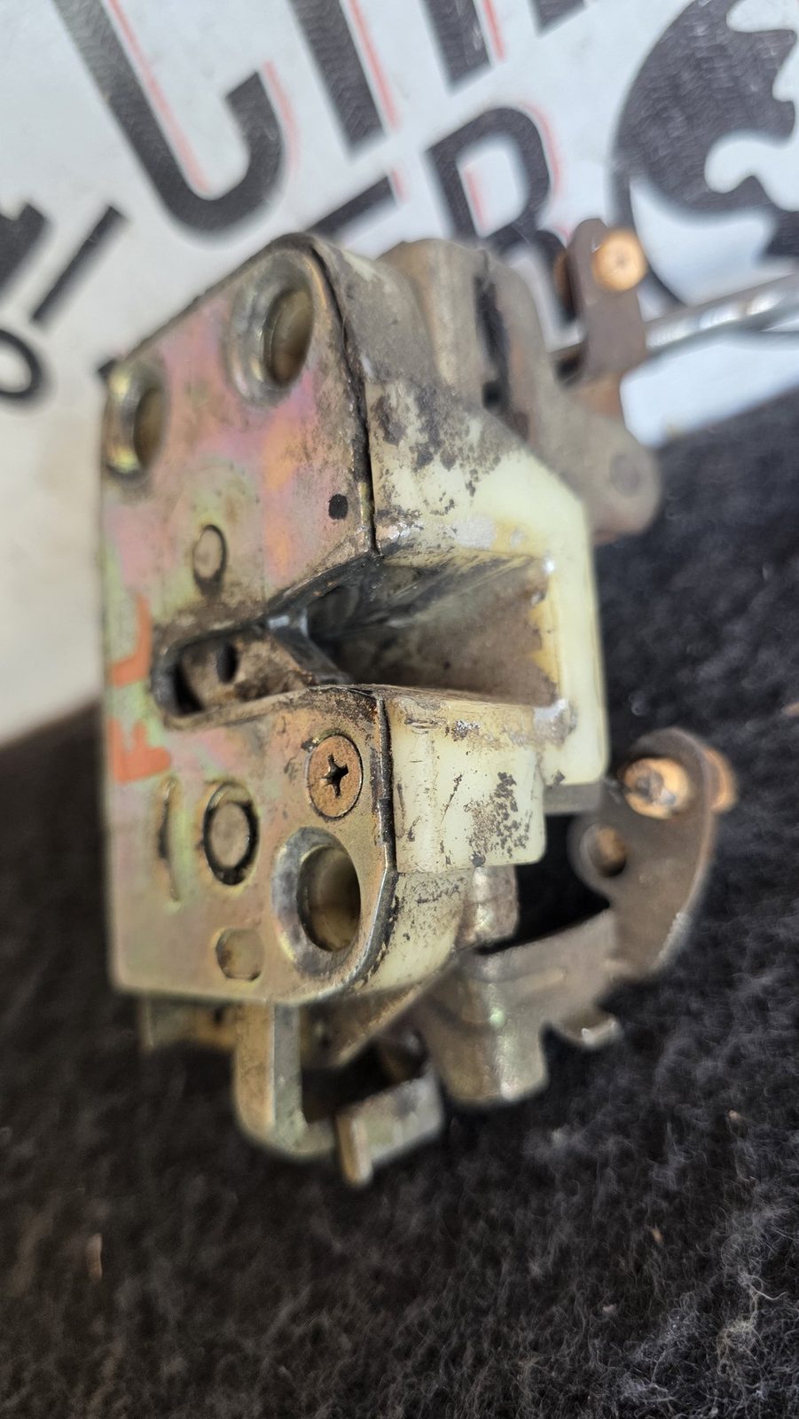 Chapa Cerradura Puerta Delant Izq Mazda 323 1.3 1989 MT