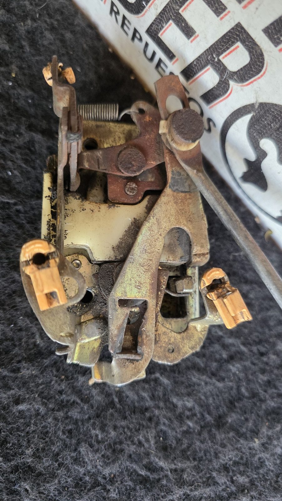 Chapa Cerradura Puerta Delant Izq Mazda 323 1.3 1989 MT