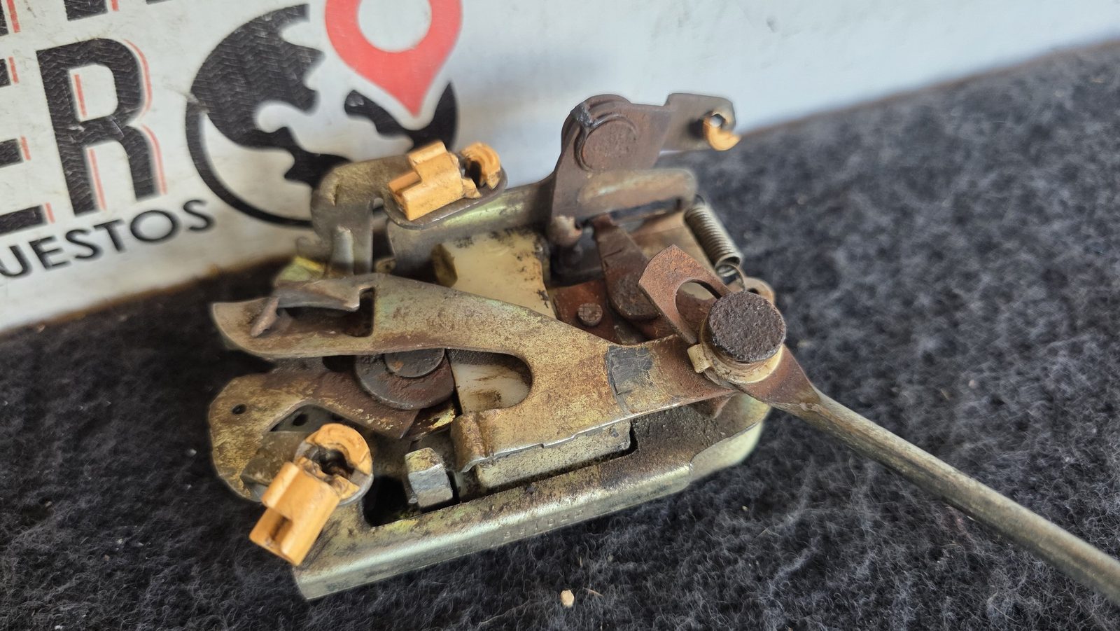 Chapa Cerradura Puerta Delant Izq Mazda 323 1.3 1989 MT