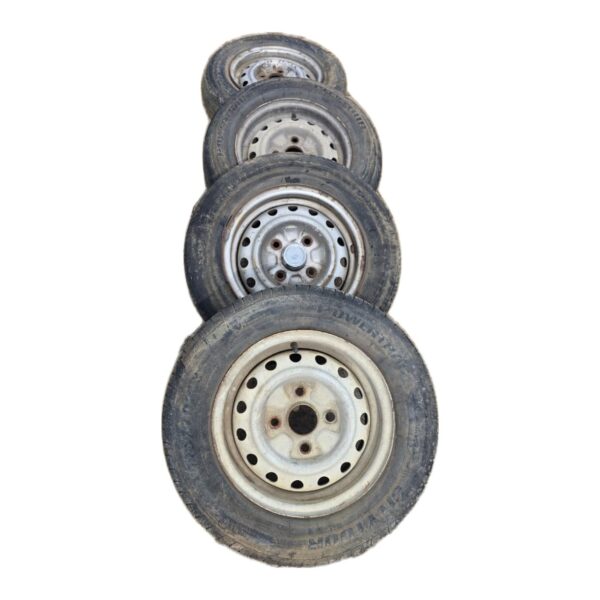 Juego Rines Rin 13 X4 Unidades 4 Pernos Mazda 323 HB 1.3 1989 MT