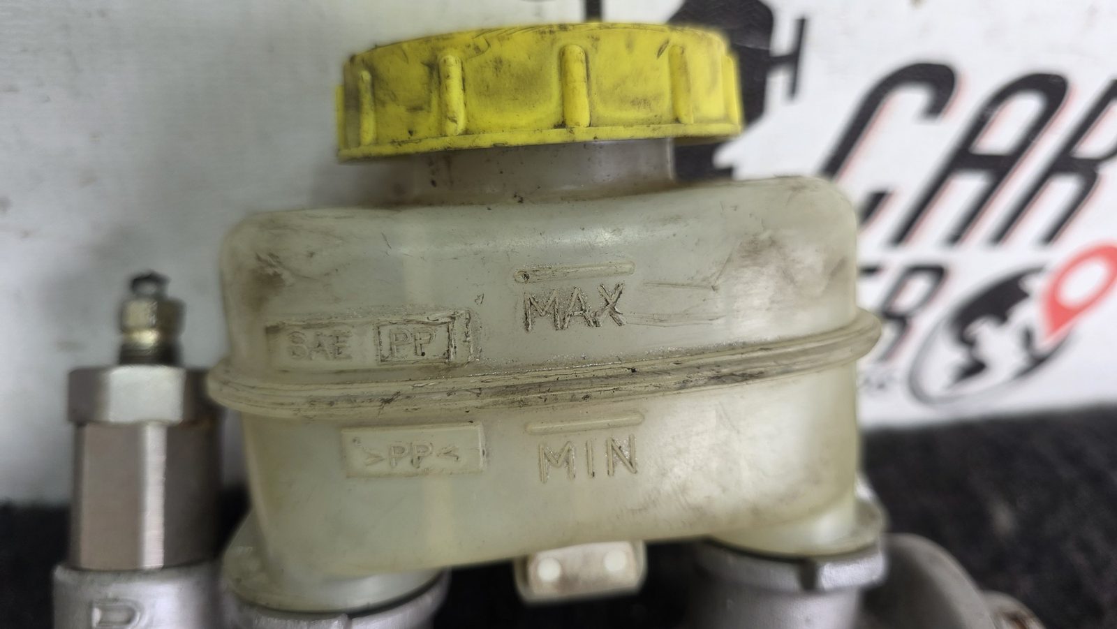 Bomba De Frenos Principal con tarro y tapa Nissan Sentra B13 1.6 1994 MT