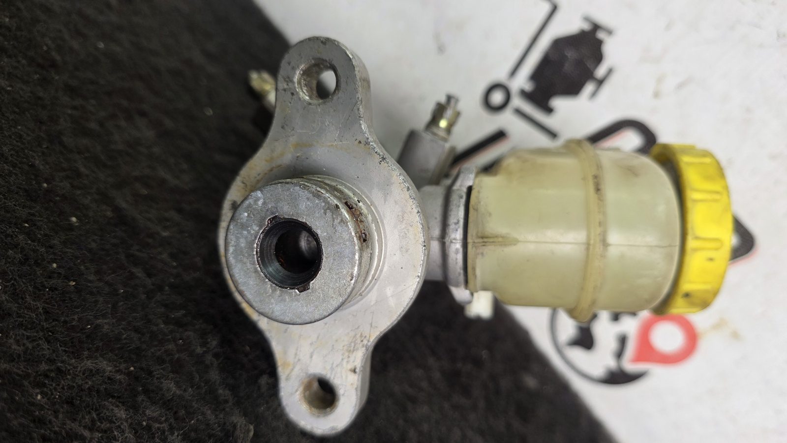 Bomba De Frenos Principal con tarro y tapa Nissan Sentra B13 1.6 1994 MT