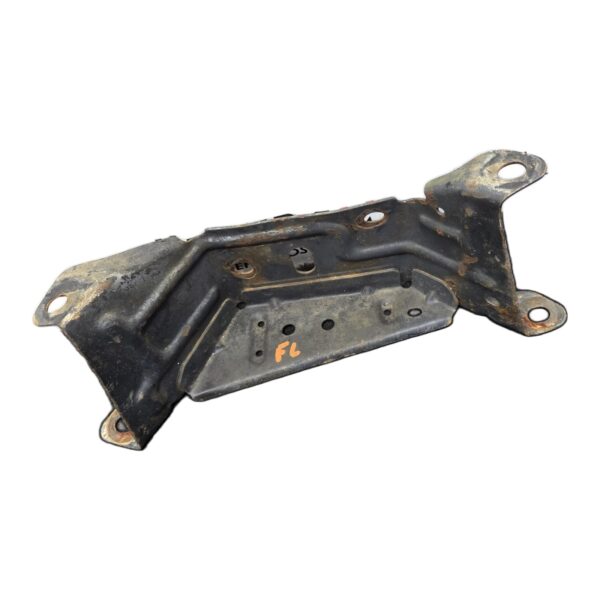 Soporte Alma bumper delantero Izq Mazda 323 1.3 1989 MT