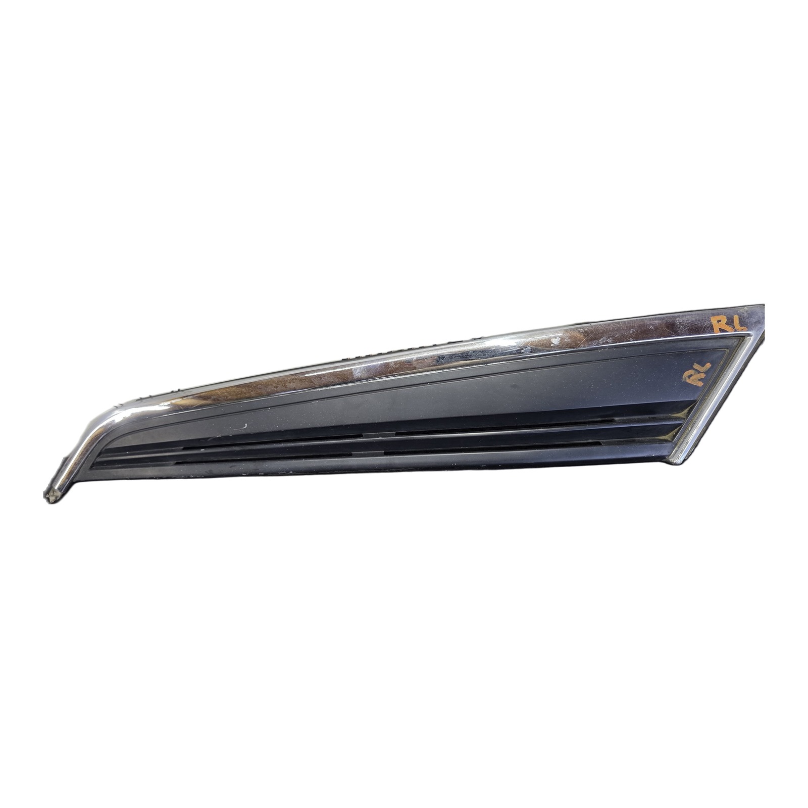 Bisel Exterior Trasero Izquierdo Mazda 323 1.3 1989 MT