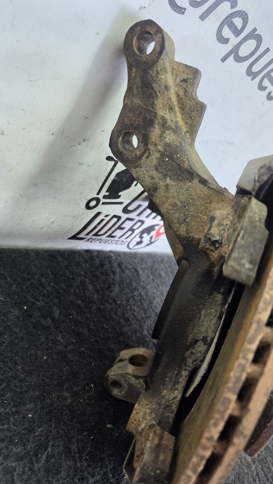 Porta Magueta Delan Izq Con Rodamiento Mazda 323 1.3 1989 MT
