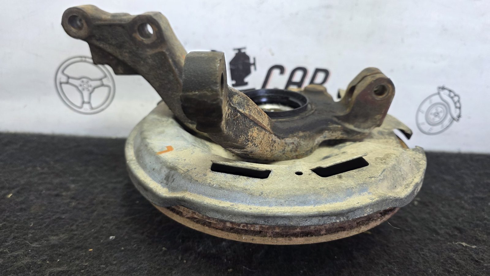 Porta Magueta Delan Izq Con Rodamiento Mazda 323 1.3 1989 MT