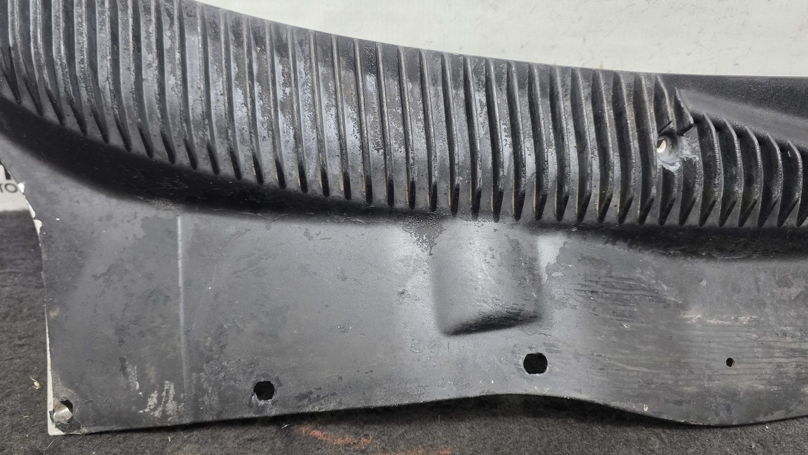 Cobertor derecho Rejilla Brazos Plumilla Nissan Sentra 1.6 1994 MT