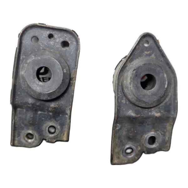 Bases soportes Radiador x2 Mazda 323 1.3 1989 MT